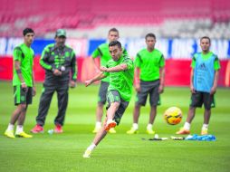 Marco Fabián encabeza la lista de jugadores que reciben la última oportunidad para mostrarse por un lugar en el plantel del 'Piojo'. MEXSPORT /