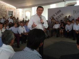 Osorio Chong afirma que el Gobierno está en Michoacán también para escuchar y trabajar con los jóvenes. TOMADA DE @RomeroCoello  /