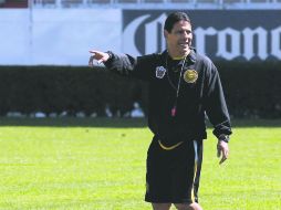 Los Leones Negros de Alfonso Sosa ya tienen asegurado el boleto a la serie que define el ascenso, tras el título del Apertura 2013.  /