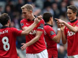 Manchester United se ha visto envuelto en escándalos y polémicas en lo que va de la temporada. AP /