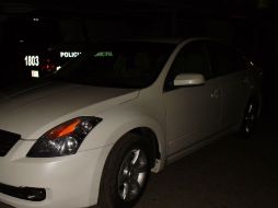 Imagen del auto que intentó robar el ahora detenido. ESPECIAL /