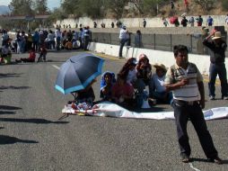Piden una indemnizaciones por daños a cultivos, animales, viviendas y a la salud. ARCHIVO /