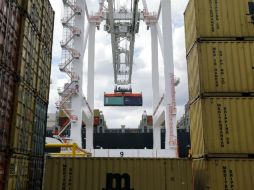 La inversión fija bruta en Maquinaria y equipo total retrocedió 1.9 por ciento con relación al mismo mes de un año antes. ARCHIVO /