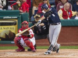 Ryan Braun anotó positivamente a favor de Cerveceros y dio el triunfo frente a Filis. AP /