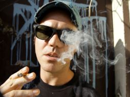 El tabaquismo es una adicción provocada por los componentes activos del cigarro. ARCHIVO /