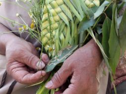 Miles de artesanos se preparan para la celebración del Domingo de Ramos. NTX /