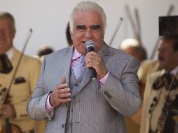 El cantante mexicano afirmó que seguirá grabando, si se retira será solamente de los escenarios. ARCHIVO /