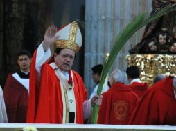 Con ramos en las manos, Rivera pide a los fieles no quedarse sólo en elementos de una escenografía. NTX /