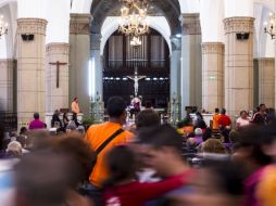 Miles de venezolanos asisten a las celebraciones de esta Semana Santa. EFE /