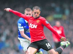El delantero tapatío del Manchester United, 'Chicharito' Hernández, entró a la cancha de Goodison Park al minuto 61. AFP /
