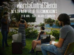 Integrantes de #YoSoy132 califican la reforma de Ley en telecomunicaciones como un retroceso en los derechos humanos. ESPECIAL /