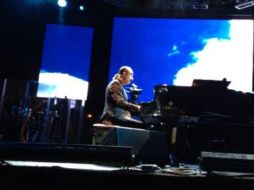 Entre bromas, chistes y una amena plática, el pianista ofreció un concierto lleno de aplausos. ESPECIAL /