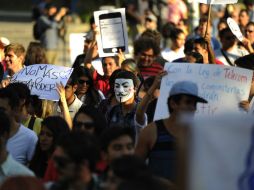Los manifestantes gritaron consignas contra el Presidente y Televisa.  /