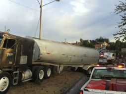 El accidente provocó tráfico en la zona. ESPECIAL /