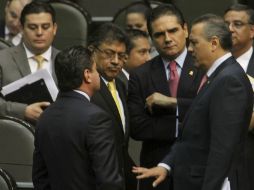 El diputado perredista exhortó a todas las bancadas en el Congreso para que actúen responsablemente en ese tema. ARCHIVO /