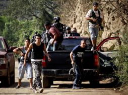 Autodefensas dirigidos por Mireles afirman haber recobrado el control de La Mira y Playa Azul. ARCHIVO /