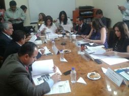 Señalan que luego de la subasta el Congreso se quedará con nueve vehículos utilitarios y una camioneta para el traslado de diputados. ESPECIAL /