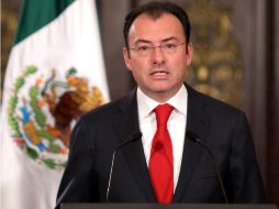 Luis Videgaray habla durante la presentación de las iniciativas de legislación secundaria de la reforma energética del Ejecutivo. SUN /