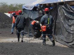 De acuerdo con las investigaciones preliminares, en el sector de la mina se registró una avalancha de lodo y piedra. ARCHIVO /