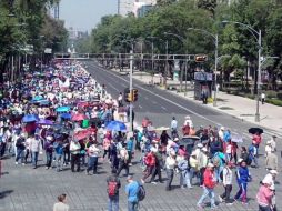 Miembros de la CNTE toman, de nueva cuenta, calles del DF. Foto: ‏@Coordinadora1DM. ESPECIAL /