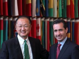 Jim Yong Kim, presidente dle BM, junto a Jorge Familiar. El mexicano sustituye al turco Hasan Tuluy. EFE /
