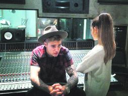 ''Amigos''. Justin y Ariana Grande, en el estudio. INSTAGRAM  /