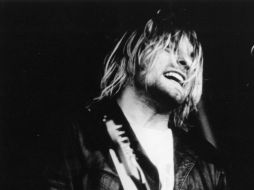 El cantante Kurt Cobain, vendió millones de álbumes con Nirvana y ayudó a popularizar el rock 'grunge' del noroeste de Estados Unidos. ARCHIVO /