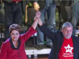 La presidenta Dilma Rousseff y el ex presidente Luz Inácio Lula da Silva en el encuentro nacional del Partido de los Trabajadores. EFE /