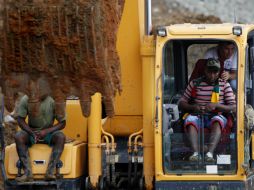 Mencionan que van a focalizar la búsqueda en el sector donde se hallaron cadáveres. EFE /