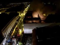 La magnitud del incendio de ayer, 4 de mayo, en el Mercado Corona; vista desde un ''drone''. ESPECIAL /