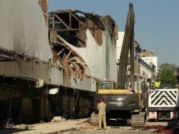 Comerciantes de flores y de la plazoleta podrían volver esta tarde a sus locales que no están sobre la bóveda.  /
