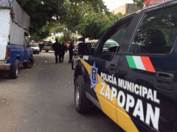 La policía de Zapopan llegó al lugar para investigar el hecho. ESPECIAL /