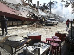 La noche del domingo un incendio provocó que colapsara la parte superior del Mercado Corona.  /