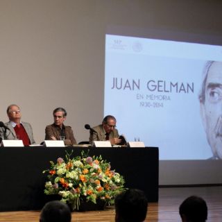 Juan Gelman es recordado en Bellas Artes
