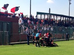 Los Rojinegros celebran su triunfo sobre las Águilas y su pase a la final del Sub 17. Foto: @atlasoficial. ESPECIAL /