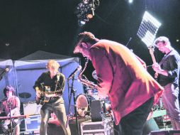 California Honeydrops contagió con su ritmo a unos dos mil asistentes a la Plaza Liberación.  /