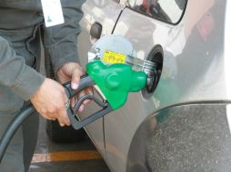 Detallan que el precio de gasolinas subirá en lo que resta del año y en 2015 se moverá de acuerdo con la inflación. ARCHIVO /