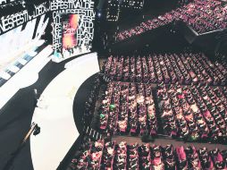 Estrellas, realizadores y fans se reunieron en Cannes para la inauguración de la gran fiesta del séptimo arte. EFE /