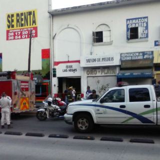 Hallan tres cuerpos en bar de la Calzada Independencia