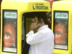 El comisionado cita que la reforma otorga a los servicios de telecomunicaciones el carácter de servicios públicos. ARCHIVO /