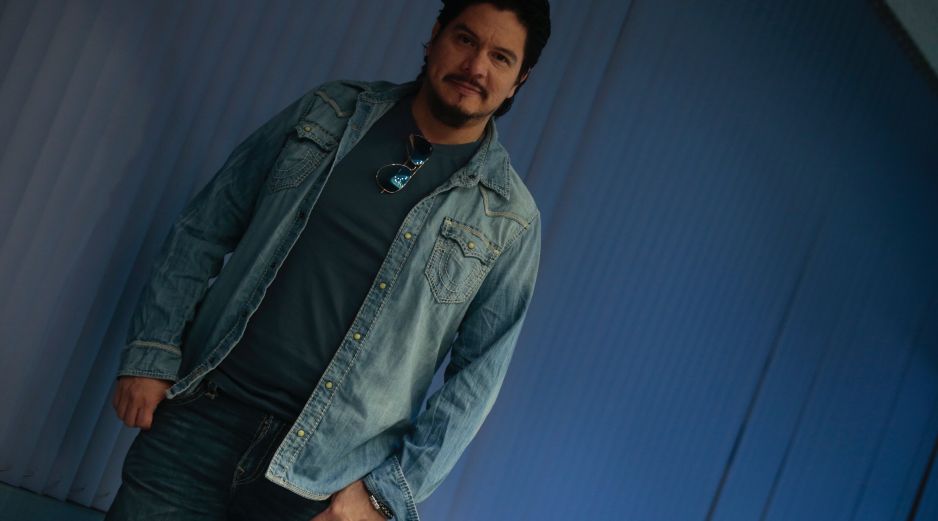 Paco Rentería posa en entrevista para esta casa editorial.