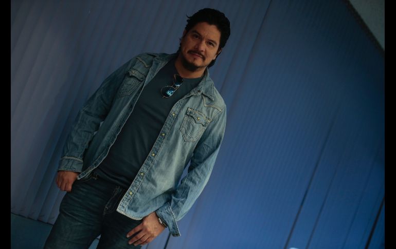 Paco Rentería posa en entrevista para esta casa editorial.