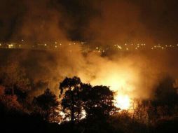 El incendio se registró desde la noche del viernes. ARCHIVO /