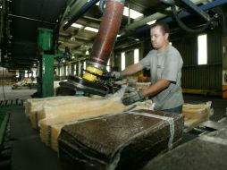 Las manufacturas recibieron la mayor cantidad de la IED, seguido por servicios financieros y  construcción. ARCHIVO /