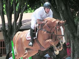 Felipe Gaspar sobre “C Indoctro” se llevó la prueba estelar del domingo ante 38 binomios participantes.  /