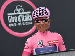 Nairo está a cuatro etapas de conseguir la victoria en la gran ronda italiana. EFE /