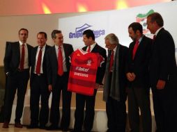 La directiva y Grupo Pachuca presentaron al nuevo equipo zacatecano. Twitter: @ElMuseoSoumaya. ESPECIAL /