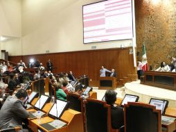 Nueve diputados abandonaron la sesión ordinaria antes de que concluyera. ARCHIVO /