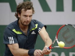Ernests eliminó a Radek Stepanek en tercera ronda del Abierto de Francia. AFP /