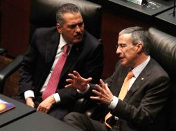 José González Morfín (d) dijo que la apertura debe reinar para que todo fluya. ARCHIVO /